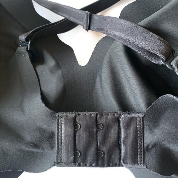 *LIKE NEW*BTempted by Wacoal Wire Free Bra SIZE 38B/C - Picture 4 of 9